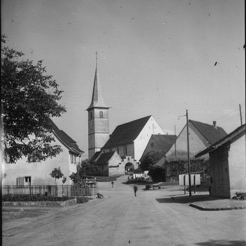 Kirchrain 16, Röm.-kath. Pfarrkirche St. Stephan, 1949. Vergrösserte Ansicht