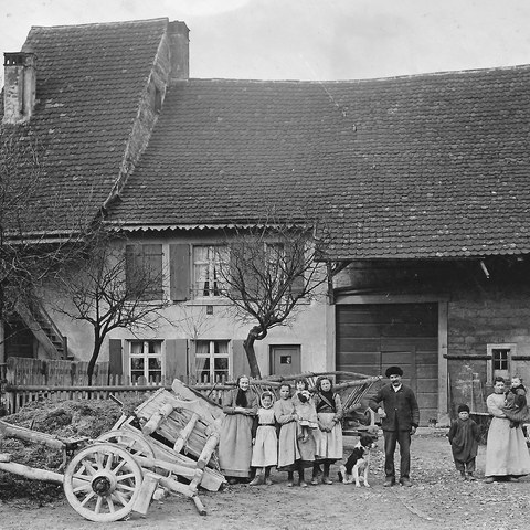 1_Muttenzer Bauernhaus um 1900.jpg. Vergrösserte Ansicht